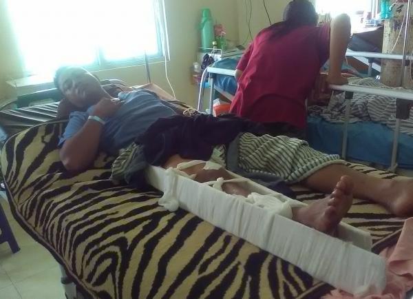 Sapri (31), warga Temprelrejo, Kedondong, Pesawaran korban peluru nyasar, saat dirawat di ruangan Gelatik RSUDAM Bandar Lampung, Jumat 7 Oktober 2016. | Anggri Sastriadi/Saibumi.com