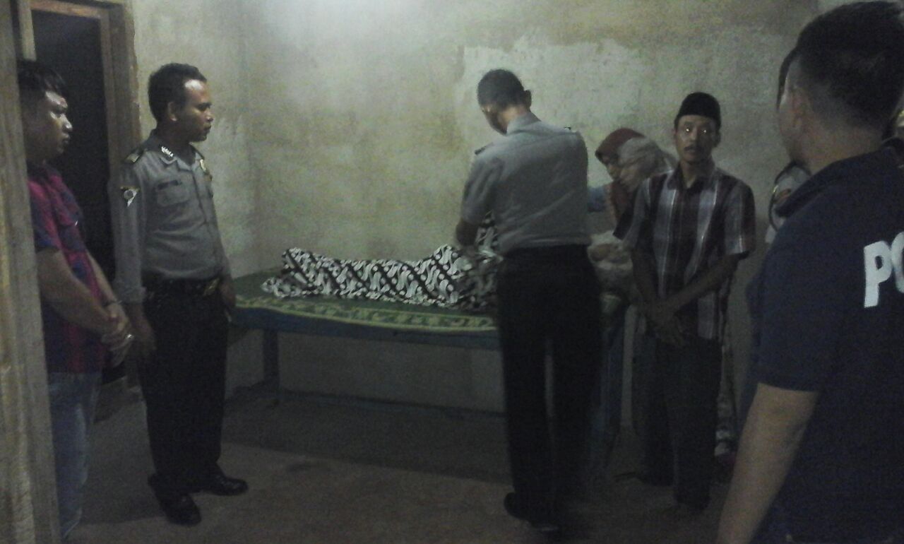 Jenazah Fikri (8) warga Pekon Srikaton yang ditemukan tewas tenggelam. (Lampungnews/Anton Nugroz)
