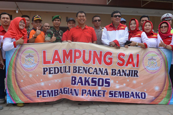 Dewan Pimpinan Pusat (DPP) Lampung Sai, menyalurkan bantuan kepada korban banjir di Kota Bandarlampung dan Pesawaran, Sabtu (25/2).