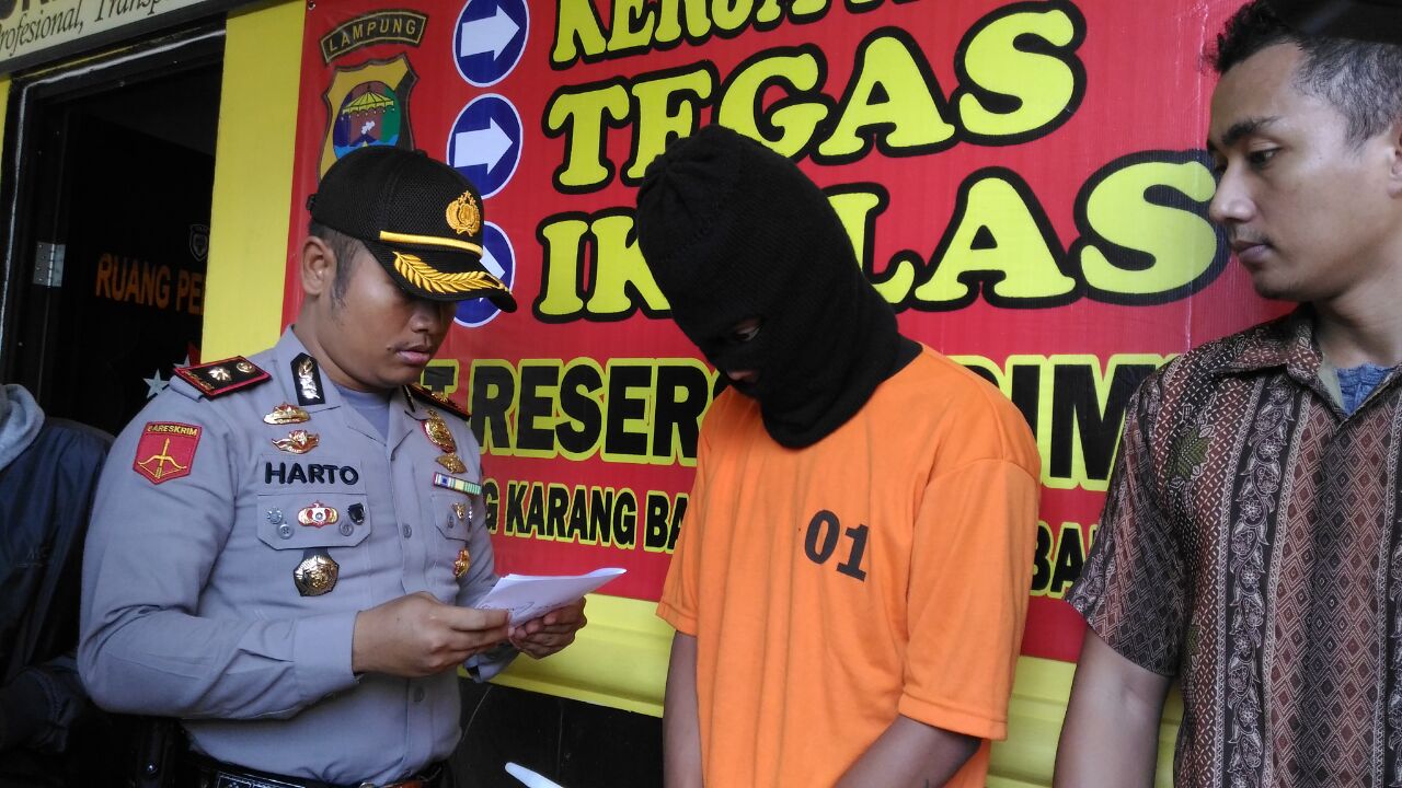 Abdul alias Keling (22) warga Tanggamus yang ditangkap karena membobol rumah. (Lampungnews/Adam)