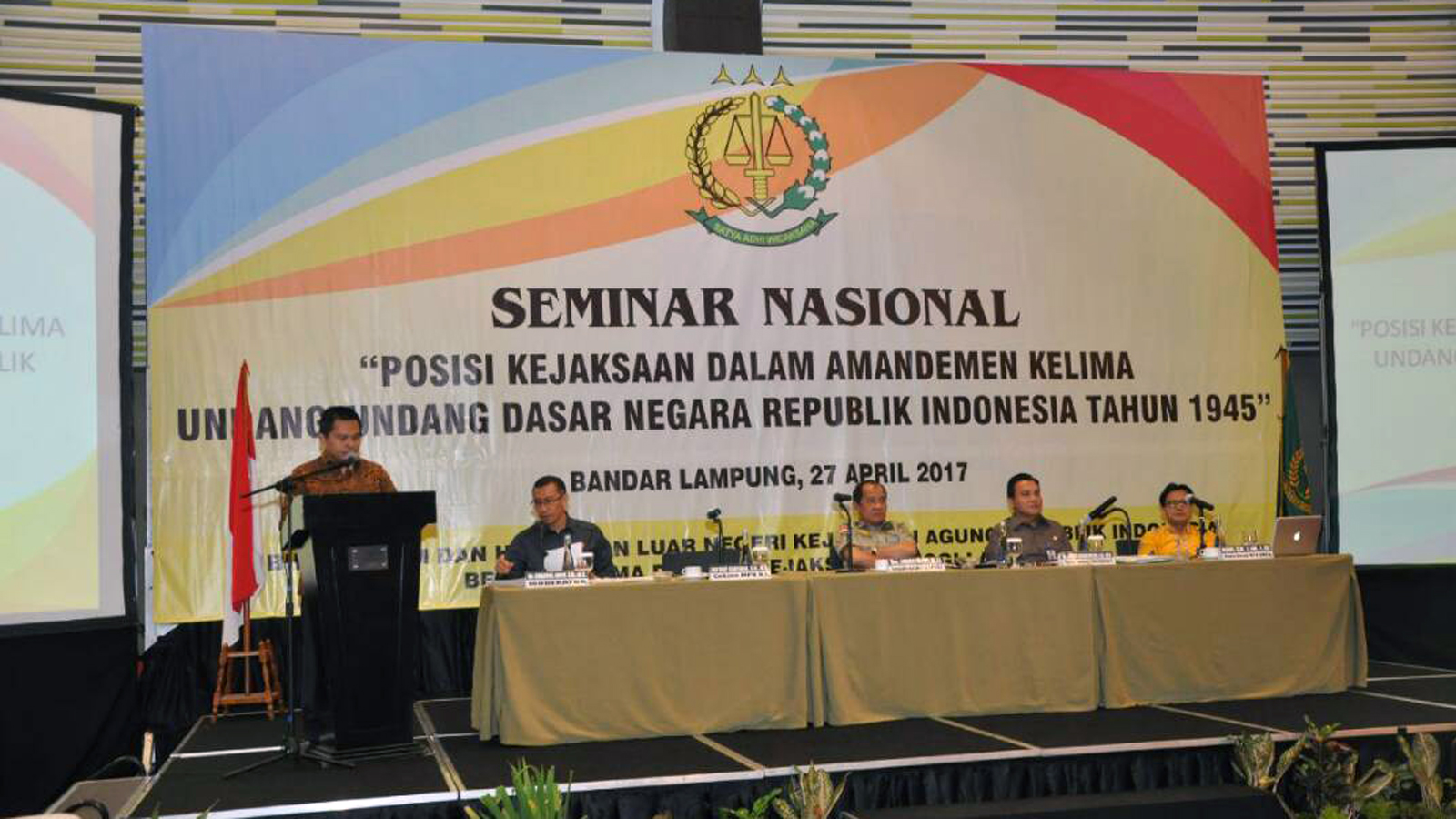 Seminar Nasional Posisi Kejaksaan Dalam Amandemen Kelima Uud 1945. (Lampungnews/Davit)