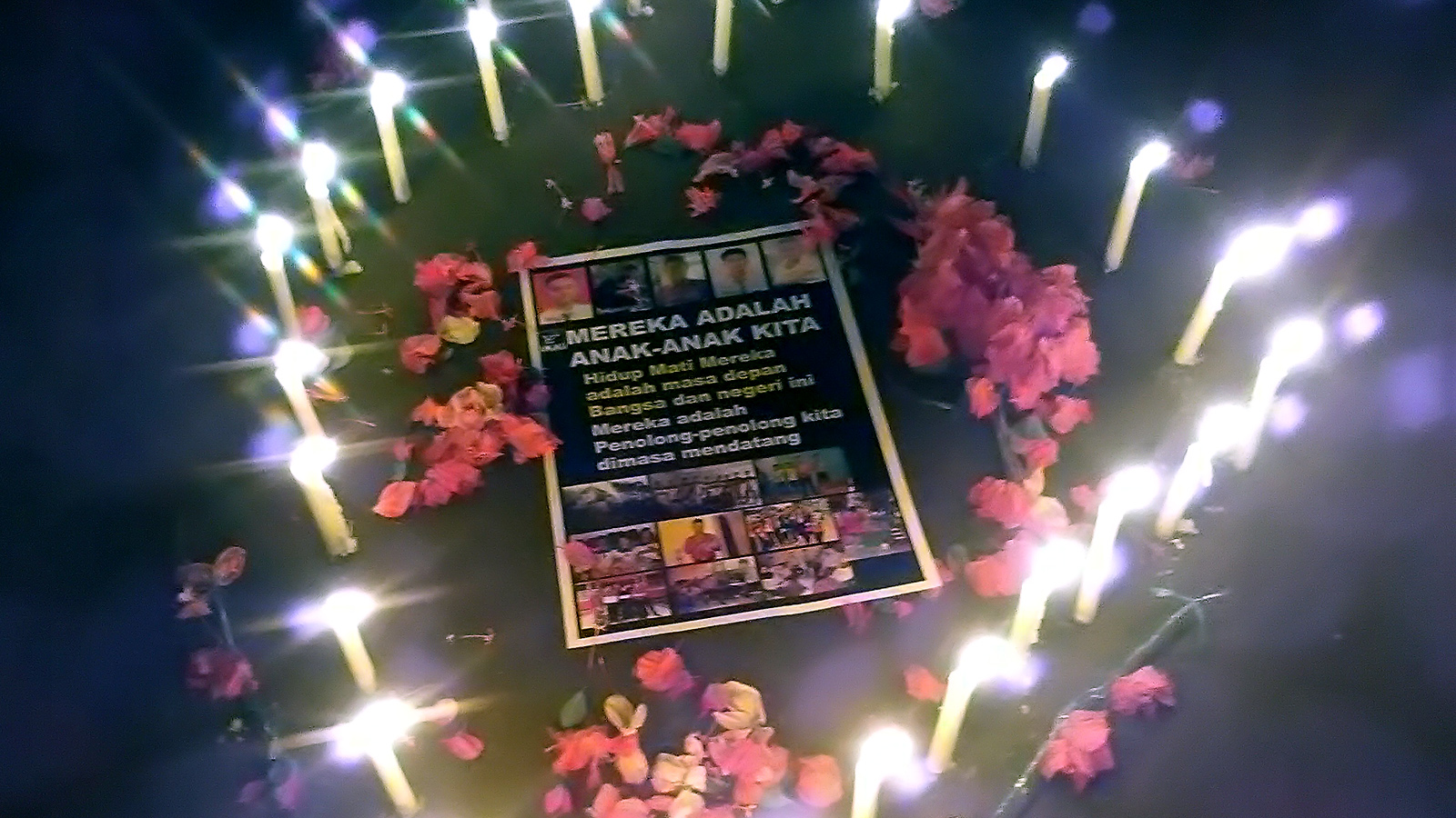 Taburan bunga mengenang lima pemuda asal Jabung yang tewas ditembak polisi. (Lampungnews/Adam)