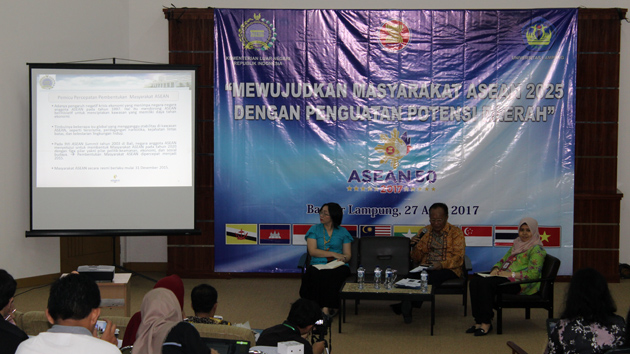 Seminar Masyarakat ASEAN 2025. (Lampungnews/Michella)