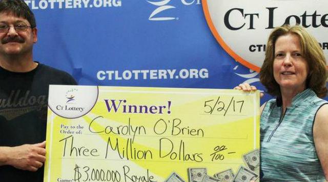 Carolyn O'Brien menang lotere 4 miliar rupiah dan mengaku pernah mendapat ramalan kemenangan dari seorang cenayang. (Sumber CTLottery.org)