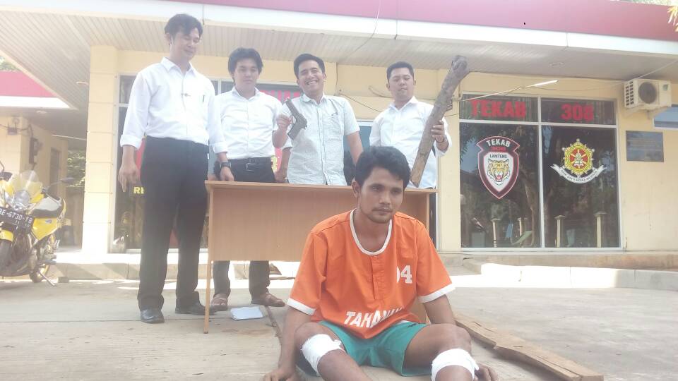 Gembong rampok ditembak kedua kakinya oleh polisi saat peangkapan. (Lampungnews/Zira)