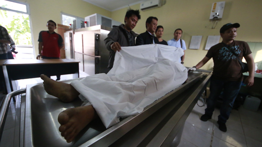 Tim gabungan dari Polda Metro Jaya dan Polda Lampung menangkap Syaiful, eksekutor curanmor yang menembak mati Italia Chandra Kirana Putri. Syaiful tewas ditembak polisi saat ditangkap di Lematang, Lampung Selatan. (Lampungnews/El Shinta)