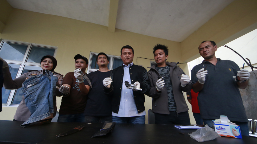 Tim gabungan dari Polda Metro Jaya dan Polda Lampung menangkap Syaiful, eksekutor curanmor yang menembak mati Italia Chandra Kirana Putri. Syaiful tewas ditembak polisi saat ditangkap di Lematang, Lampung Selatan. (Lampungnews/El Shinta)