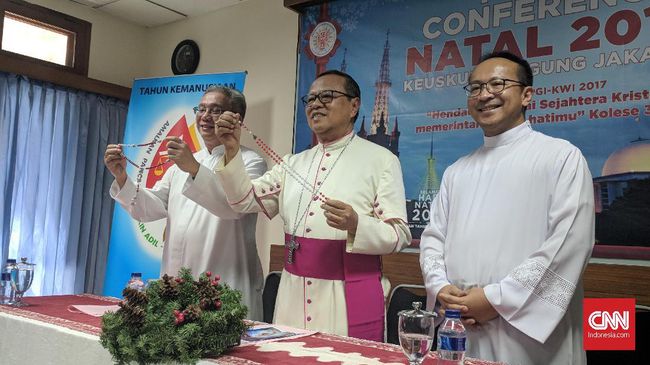 Uskup Agung Jakarta menyoroti situasi politik tak sehat belakangan yang menjadi ancaman terhadap persatuan bangsa. (CNN Indonesia/Bintoro Agung Sugiharto)
